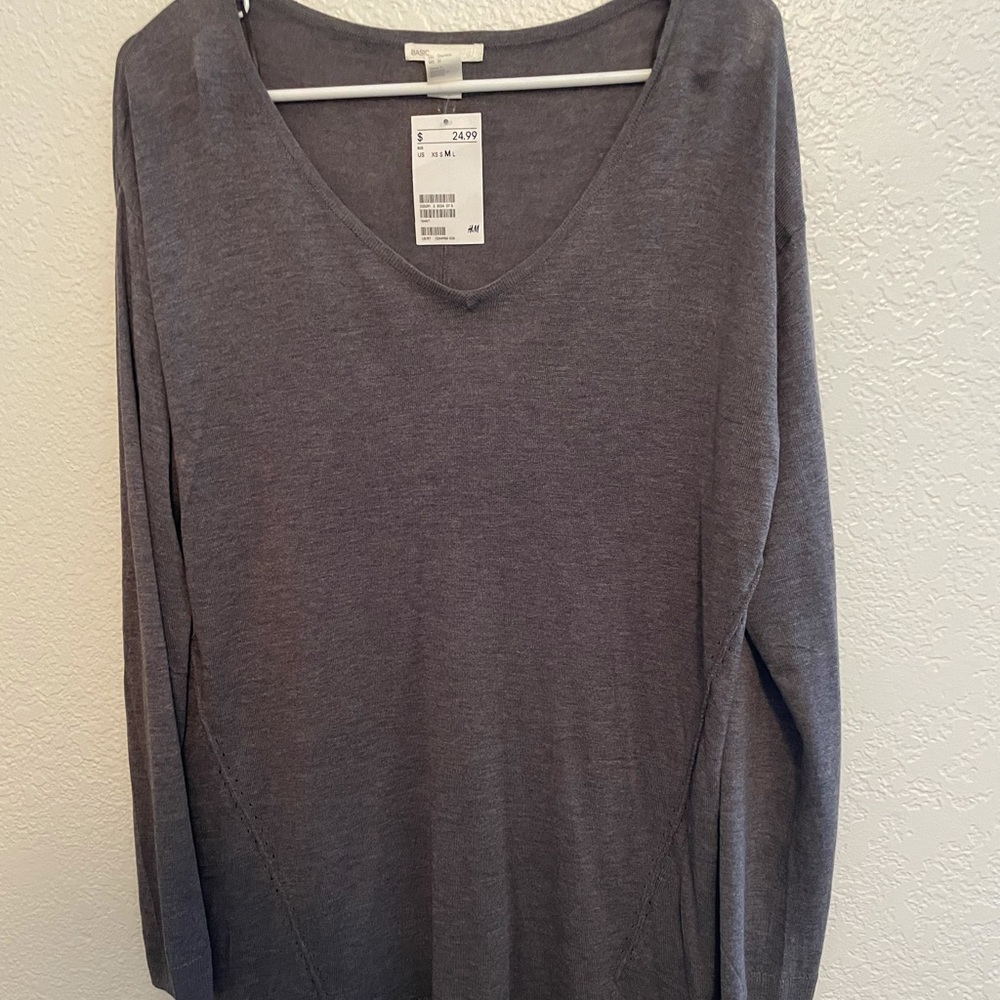H&M sweater - Picture 2 of 2